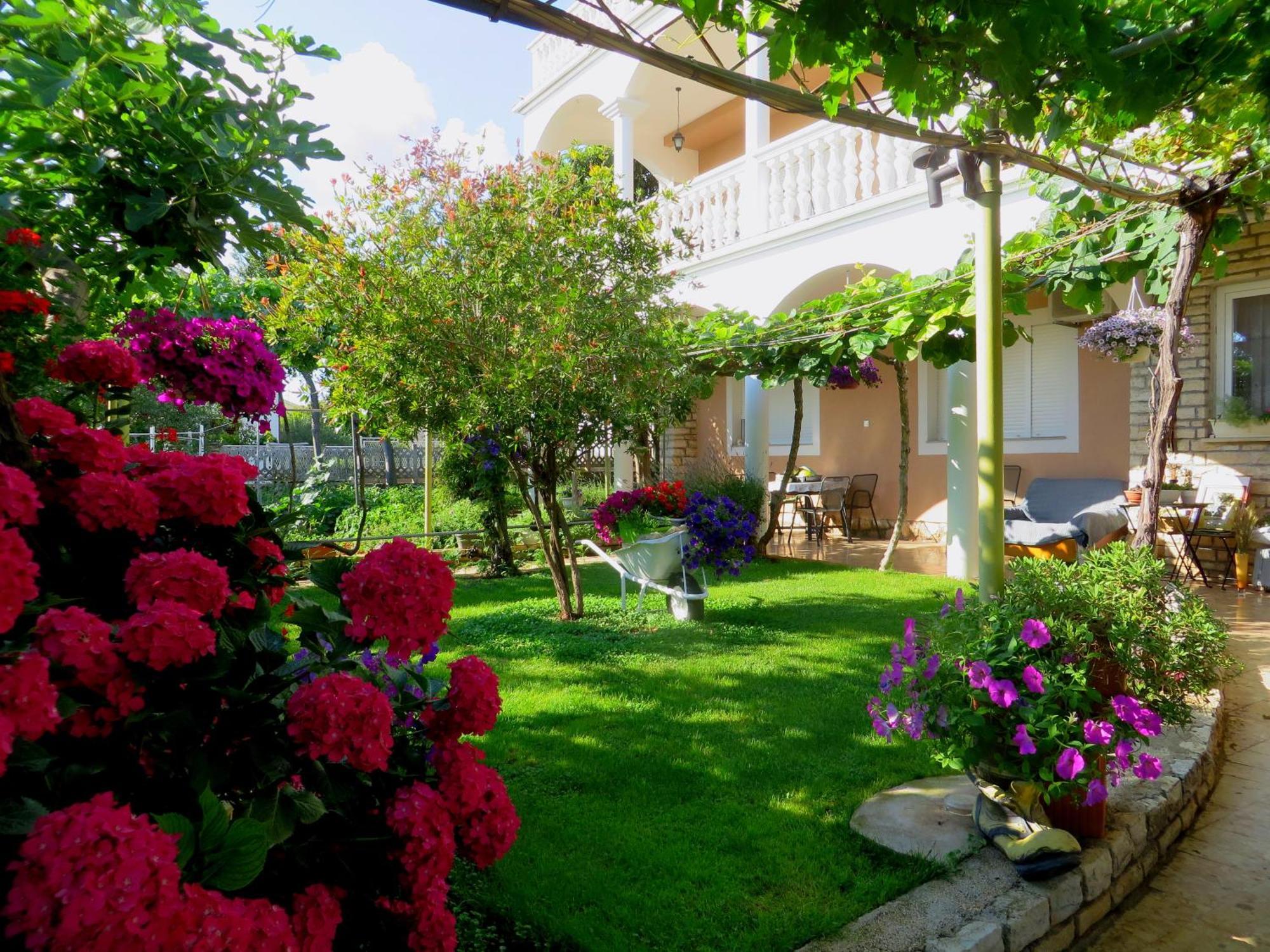 Beach Apartment Roza Biograd Oneroom - Premium Location Biograd Na Moru Esterno foto